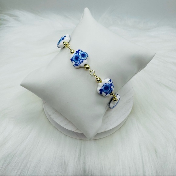 Blue Floral Design and shape Porcelain Beaded Bracelet - Picture 2 of 5
